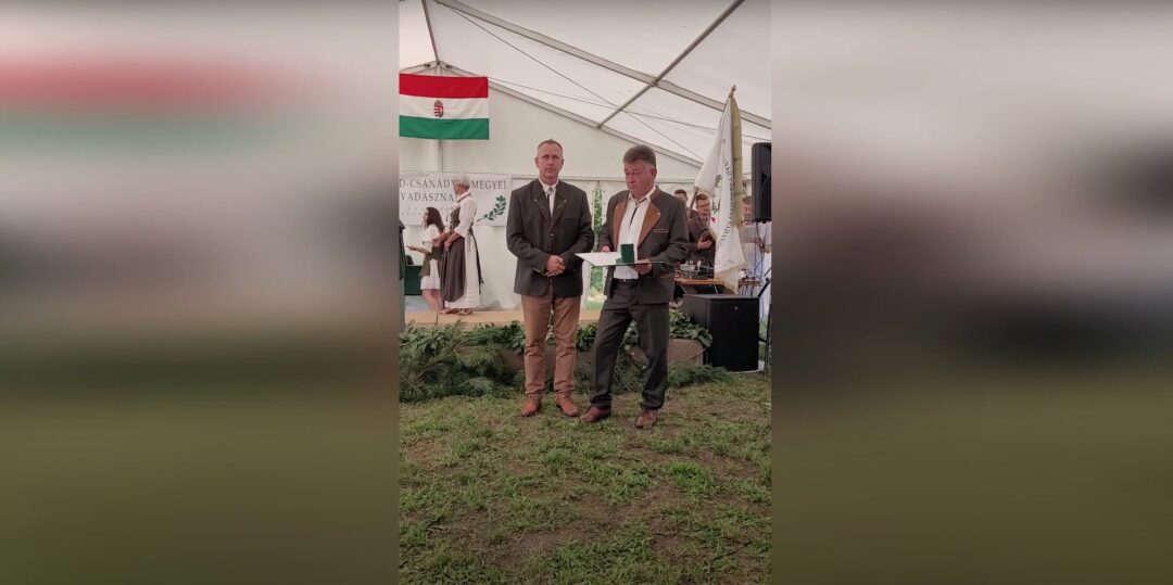 Oláh Tibor hivatásos vadász kollégánk Arany fokozatú Hubertus Kereszt kitüntetésben részesült